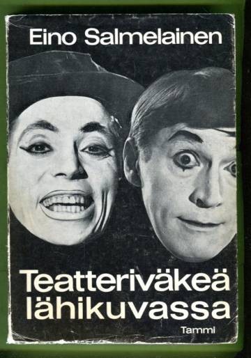 Teatteriväkeä lähikuvassa